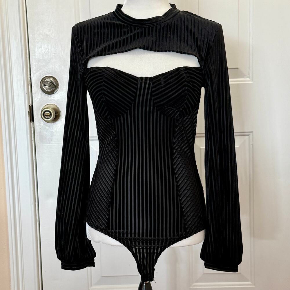 Lulus Always Alluring size Small black cutout velvet ribbed bodysuit keyhole